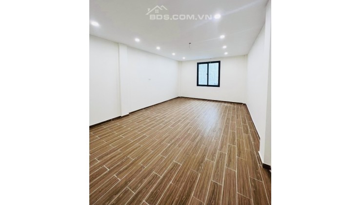 Bán Nhà Nguyễn Văn Cừ. DT 80m2 x 5tầng, Giá 12.3tỷ. Sát phố, Thang Máy, Ngõ Oto thông.