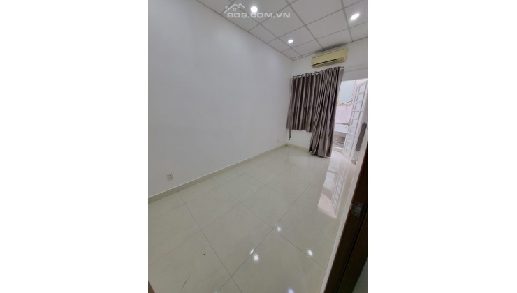 Bán nhà đường Thành Thái, phường 14, quận 10, 30m2, giá 4 tỷ 3