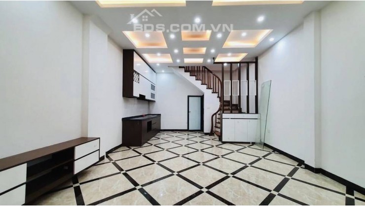 chính chủ  cần bán nhà Minh Khai 45m2-4 tầng giá 3 tỷ 95.lh 0987136162