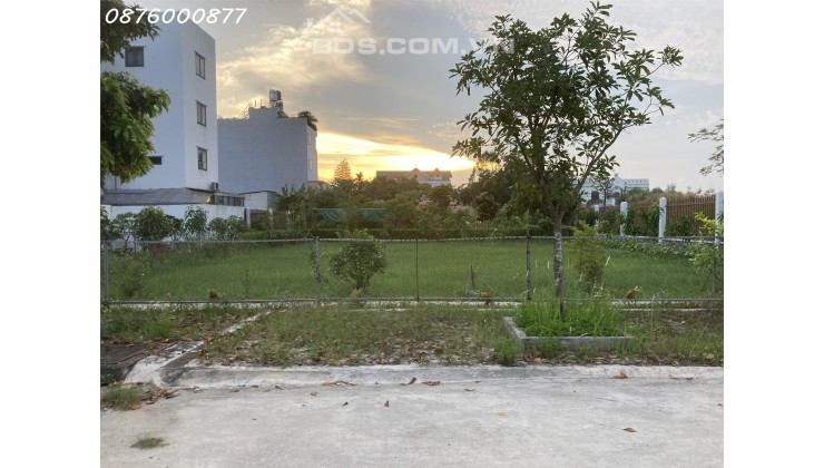 Bán miếng đất KDC Lập Phúc Nhà Bè. Lô góc 2MT đường 16m, liền kề CH dịch vụ 100 phòng, thông Đào Sư Tích