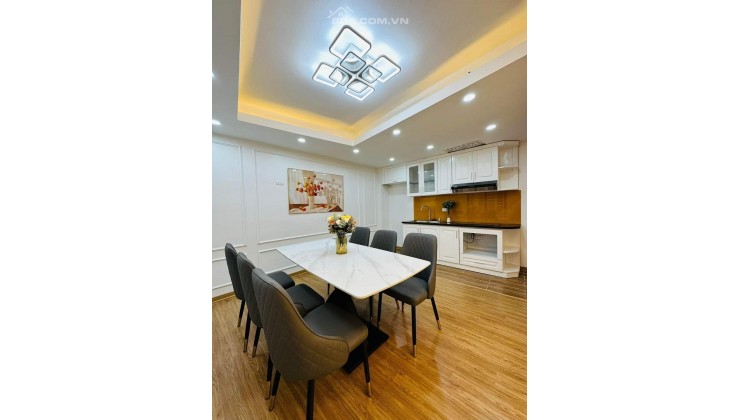 Bán Nhà Hoàng Quốc Việt, 97m2, Phân Lô, 2 Thoáng