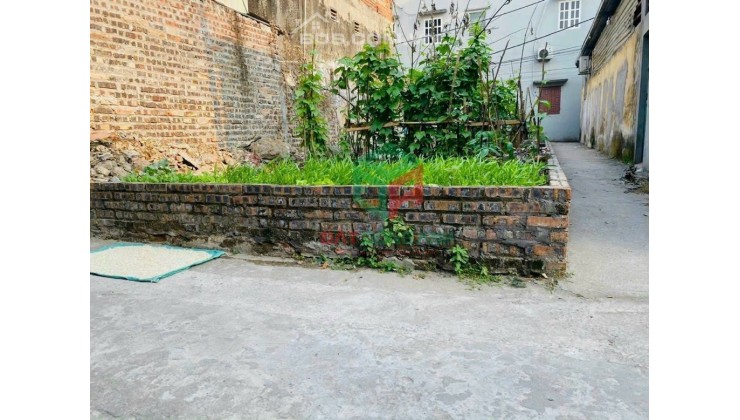 Bán lô góc 40m2 tổ 37 thị trấn Đông Anh - 10m ra đường lớn kinh doanh sầm uất