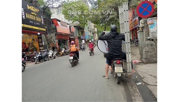 Siêu phẩm, nhà mặt phố La Thành, mặt tiền 7m, kinh doanh đỉnh, chỉ 7.3 tỷ