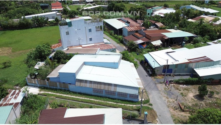Bán nhà KDC nhà ở cao tầng xã Phước Hiệp Củ Chi 380m2 SHR 3.9 tỷ. Lh:0945472444.