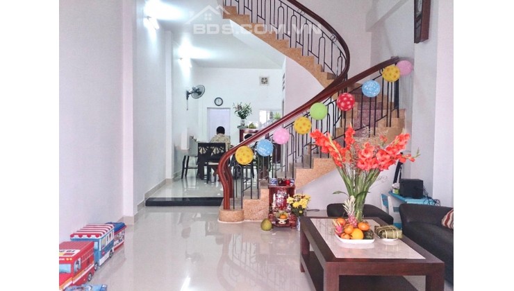 Bán nhà 69m2 Đinh Bộ Lĩnh, xe hơi đậu cửa, gần mặt tiền, một đời chủ, nở hậu chỉ 7,2 tỷ