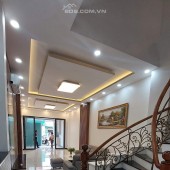 Bán nhà MT đường 88m2, Ngang hiếm 6m, 3 Tầng, 4PN, đường Lê Văn Việt, chỉ 6 tỷ