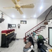 BÁN GẤP NHÀ ĐẸP PHỐ ĐẶNG VĂN NGỮ - TT ĐỐNG ĐA - LÔ GÓC