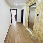 Bán Nhà Nguyễn Văn Cừ. DT 80m2 x 5tầng, Giá 12.3tỷ. Sát phố, Thang Máy, Ngõ Oto thông.