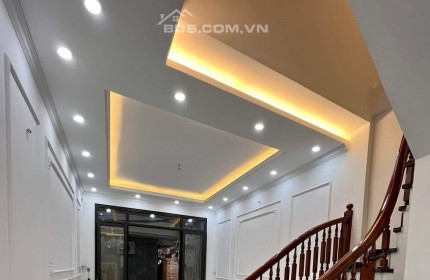 NHÀ ĐẸP NGÕ VĂN HƯƠNG TÔN ĐỨC THẮNG GẦN PHỐ Ở NGAY