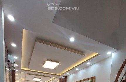 Bán nhà MT đường 88m2, Ngang hiếm 6m, 3 Tầng, 4PN, đường Lê Văn Việt, chỉ 6 tỷ