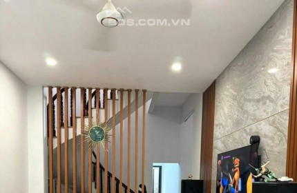 Nhà mới ở liền .2 tầng 73m2. Âu cơ .tân bình . Giá 5.x tỷ