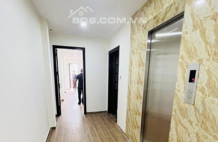 Bán Nhà Nguyễn Văn Cừ. DT 80m2 x 5tầng, Giá 12.3tỷ. Sát phố, Thang Máy, Ngõ Oto thông.