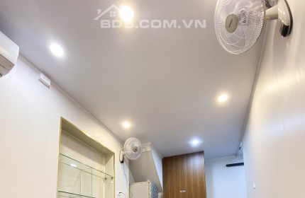 Cho thuê nhà tầng 2 mặt tiền View phố cổ