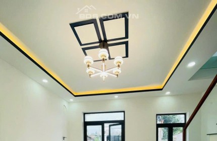 NHÀ ĐƯỜNG NGÔ CHÍ QUỐC- BÌNH CHIỂU -THỦ ĐỨC [ GIÁ 3..5 TỶ ]
50 M2 [ 5 X 10 ] 3 TẦNG - 3PN - 3 WC - HXH - NHÀ HOÀN CÔNG