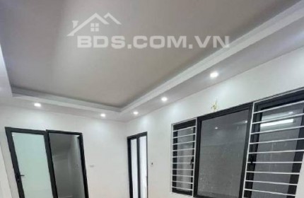 Việt Hưng - Long Biên - Chủ Cần Bán Gấp Trong Tháng 12 - DT 42M - 5 Tầng - Nội Thất Cơ bản - Gần Công Viên Long Biên - Big C Long Biên