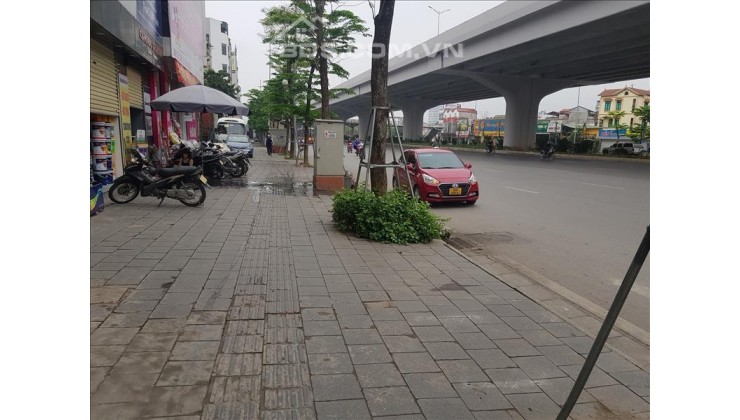Bán nhà Cầu Giấy Mặt đường Phạm Văn Đồng 36M2 - giá chỉ hơn 7 tỷ (Kinhdoanh - Hiếm)