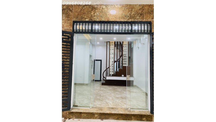 Nhà phố Hoàng Đạo Thành, ô tô đỗ cửa, ngõ thông, 30m2 giá 6,x tỷ