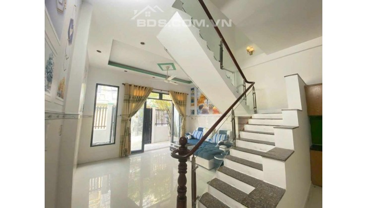 Bán nhà Mặt Tiền Hiệp Bình Chánh - 60m2 - ngang 5m - chỉ 5,x tỷ ( x tiểu học )