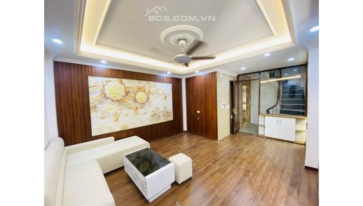 CẦN BÁN GẤP NHÀ PHỐ VŨ TRỌNG PHỤNG. 6 TẦNG - THANG MÁY CÁCH OTO 50M