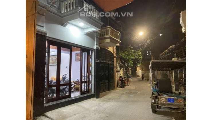 Bán Nhà 5 tầng Phố Tôn Đức Thắng- 2 Thoáng- ô tô Tránh - ô tô vào nhà- Nhà Mới -vị trí cực đep,- 10 tỷ x