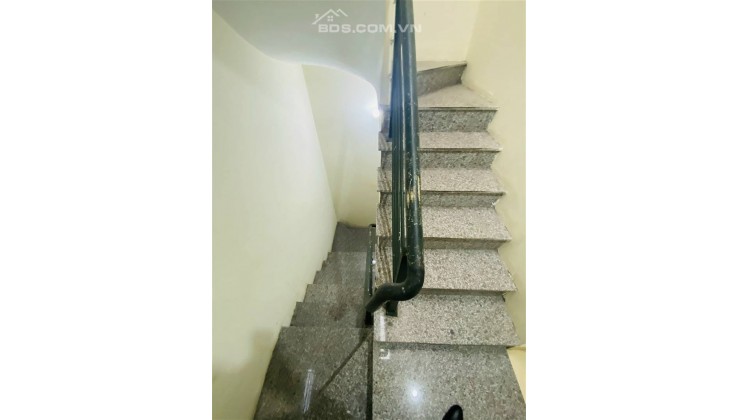 Bán Nhà Hào Nam 52 m2× 5 tầng- ô tô đỗ-gara- Kinh Doanh- khu Trung tâm-dân trí cao- giao thông thuận lợi- nhỉnh 11 tỷ