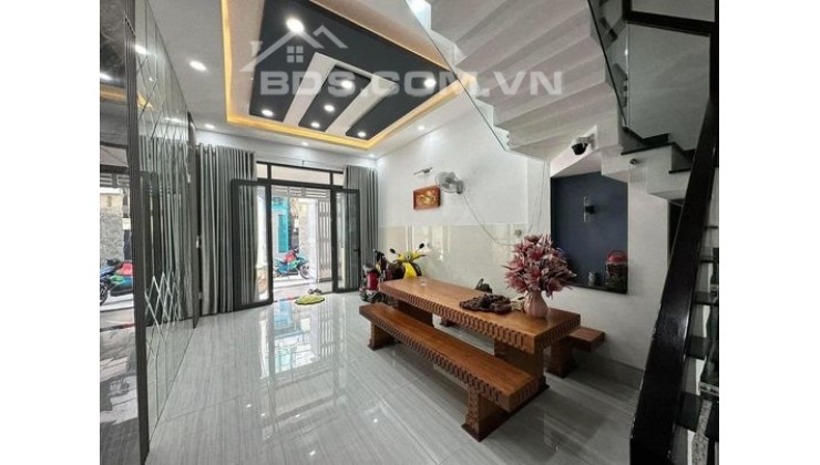 TẾT CẦN BÁN NHÀ 44m2, 4 TẦNG, HẺM 6m LÊ VĂN QUỚI