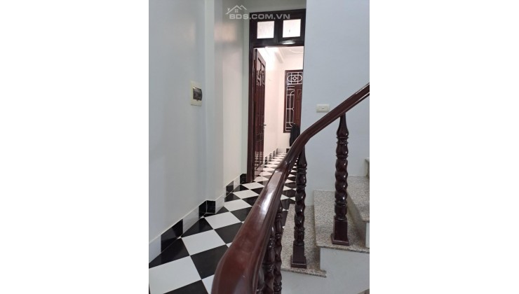 Bán nhà phố Bạch Mai 5 tầng, DT: 47m2 ngõ thông cho thuê kinh doanh tốt