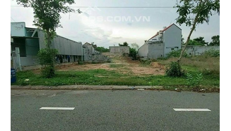 TÔI CHÍNH CHỦ CẦN BÁN NHANH 4 LÔ ĐẤT THỔ CƯ 570M2, GIÁ 295 TRIỆU, NGAY KCN LỚN, DÂN CƯ ĐÔNG