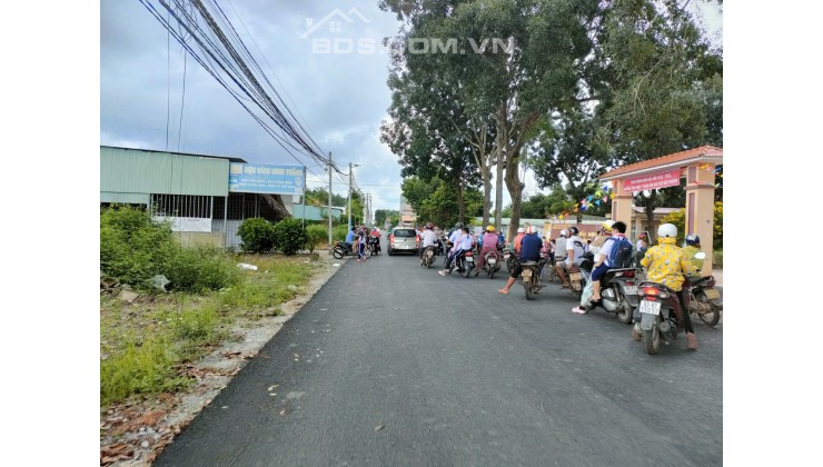 KẸT TIỀN TÔI CẦN BÁN GẤP 800M2 ĐẤT TÂM HUYẾT NGAY TRUNG TÂM TỈNH BÌNH PHƯỚC MÀ BA MẸ CHO