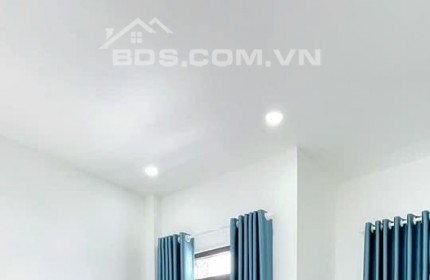 Nhà 4x10, giá chỉ 2,2 tỷ, hẻm xe hơi, gần chợ, trường học, giá rẻ như rau.