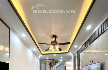 ĐỊNH CƯ HOA KỲ BÁN GẤP-Nhà gần phố Quan Nhân, khu phân lô, ngõ thông DT 35m x 5T, MT 4m  giá 4,5 tỷ.