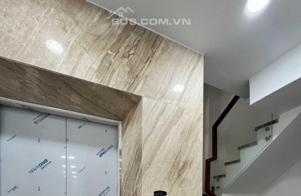 Bán nhà mặt tiền Nguyễn Văn Nguyễn Phường Tân Định Quận 1(4,5x16) Giá : 24 tỷ TL