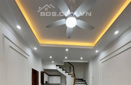 NHÀ HOÀNG NHƯ TIẾP MỚI ĐẸP 5 TẦNG,DT 48m2, LÔ GÓC, Ô TÔ QUA CỬA, KD,Nhỉnh 5,5 tỷ