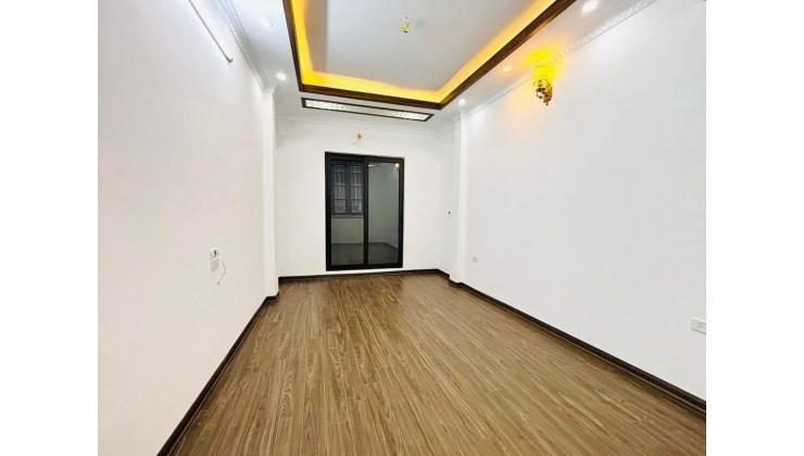 Bán nhà khu vực Ba Đình, Kim Mã. 38m2 giá 5 tỷ, thương lượng sâu