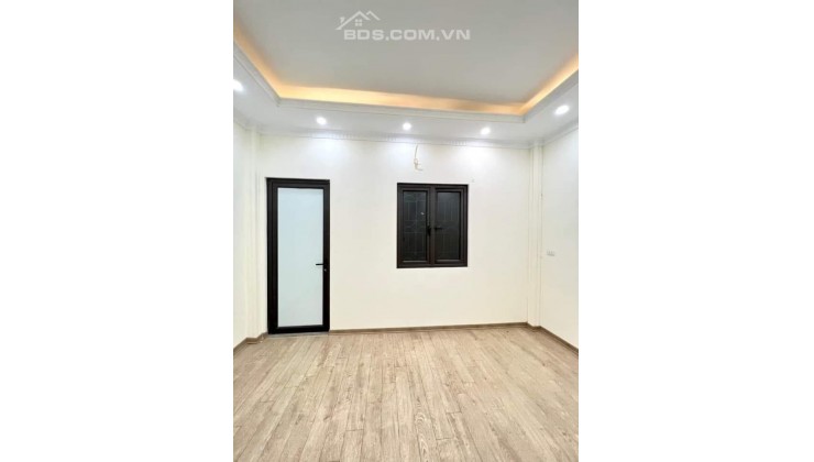 NÓNG HỔI Mua nhà mà nhìn thấy luôn ạ!CC MINI PHố Việt Hưng 65M,5 Tầng,nhỉnh 7 tỷ !