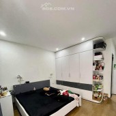 Bán Nhà Nguyễn Văn Cừ , Quận Long Biên 100M x 6 Tầng , 2 Mặt Tiền , Gara , Thang Máy .