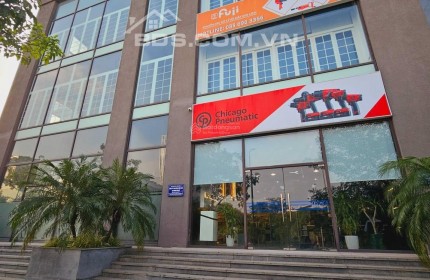 Cho thuê shophouse 3 tầng, tổng 301m2 sàn sử dụng. Vị trí đối diện Lotte Mall Hà Nội. Giá 45 triệu