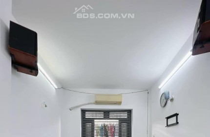 Bán Nhà Quận 4 - Hẻm 122 Tôn Đản, 21.4m², 1 Trệt 2 Lầu, Chỉ 2.35 Tỷ