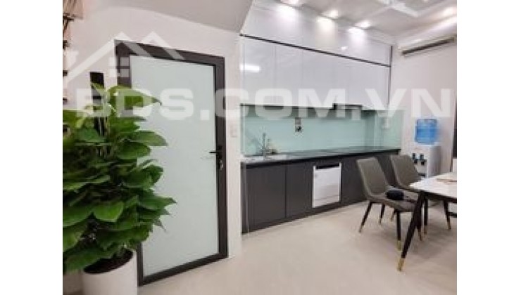 Nhà quá rẻ siêu phẩm Quan Nhân - Nhà thông các hướng - Full nội thất chỉ việc sách vali đến ở.