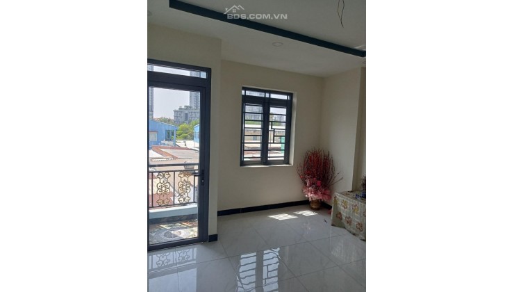 Bán nhà Lê Văn Lương 40m2 - nhỉnh 3 tỉ - nở hậu tài lộc