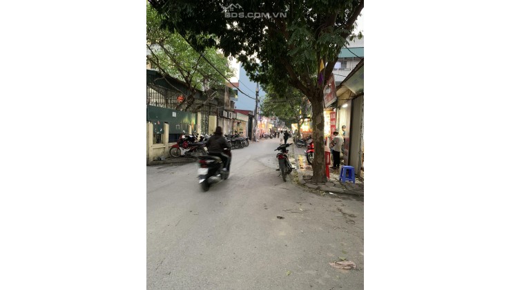 NHÀ LONG BIÊN 31m2, 3,18 TỶ - LÔ GÓC -  NGÕ Ô TÔ - AN NINH - ĐANG CHO THUÊ -5tr