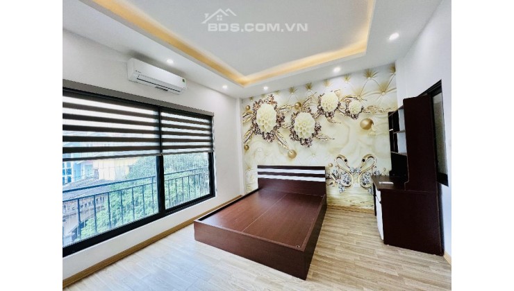 Ô tô vào nhà, cạnh Vinhomes Riverside, ngay chợ Phúc Lợi, nhà có lộc, chủ mua nhà to hơn