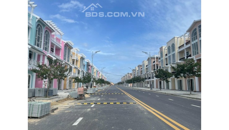 NHÀ PHỐ XÂY SẴN DA  KN CAM RANH GIÁ CHỈ TỪ 4TY4 - SỔ HỒNG LÂU DÀI LH 0917678685