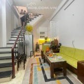 Nhà 4 tầng,ô tô vào cạnh nhà, tặng nội thất cao cấp, góc đường Hồng Tiến - Nguyễn Văn Cừ