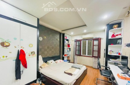 Bán nhà mặt phố Pháo Đài Láng 51m2 4 tầng 4.6 mặt tiền giá chào 12 tỷ kinh doanh sầm uất
