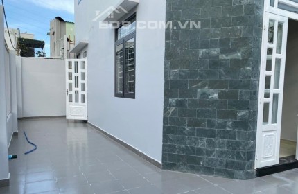 Bán nhà đường số 11,quận Thủ Đức, 50m2. Chỉ 4.7 tỷ