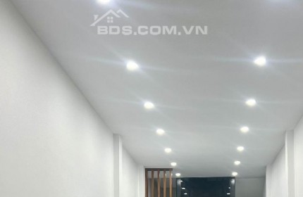 BÁN NHÀ PHỐ TRẠM, LONG BIÊN  50M,6 TẦNG LÔ GÓC, HIẾM.
