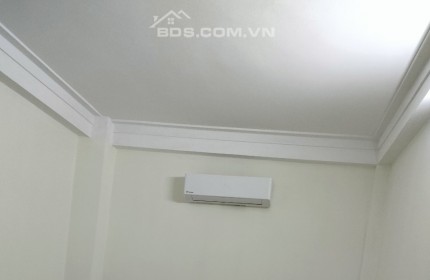 Bán gấp giá rẻ căn hộ đẹp phố 8/3, 15m/44m, tầng 3, mặt tiền 3, 1.14 tỷ Hai Bà Trưng.