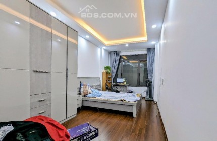 Nhà Đẹp Trường Chinh, Gần Phố, Ngõ Ba Gác, DT 33m2, 5 Tầng, 3PN, Giá 5 Tỷ