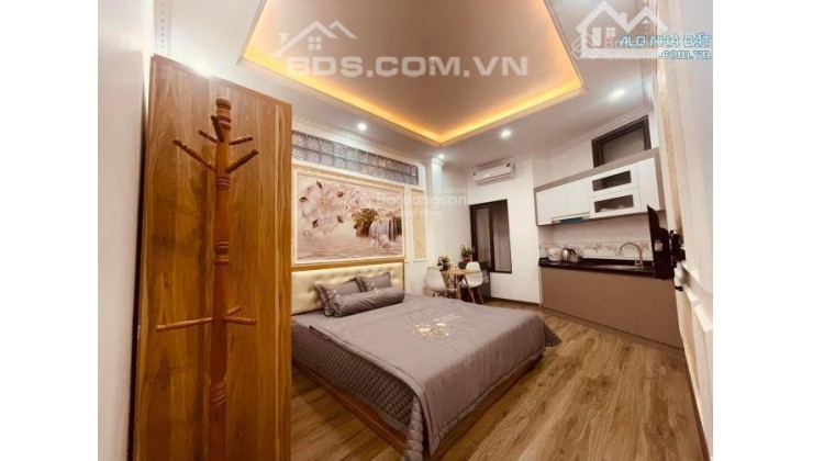 Bán nhà Nguyễn Khánh Toàn lô góc 40m2, 5 tầng MT 6m giá 5.x tỷ, ô tô gần, 3 bước ra đường 0976388663